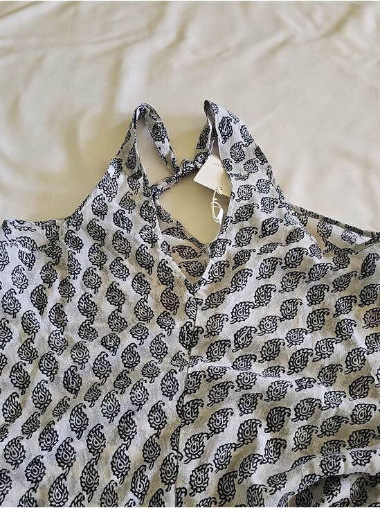 beachlunchlounge Other - beachlunchlounge Black White Paisley Top Tie Strap